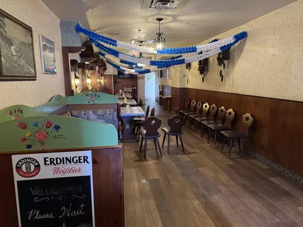 Hamilton, ON L8N 1B9,255 King ST E