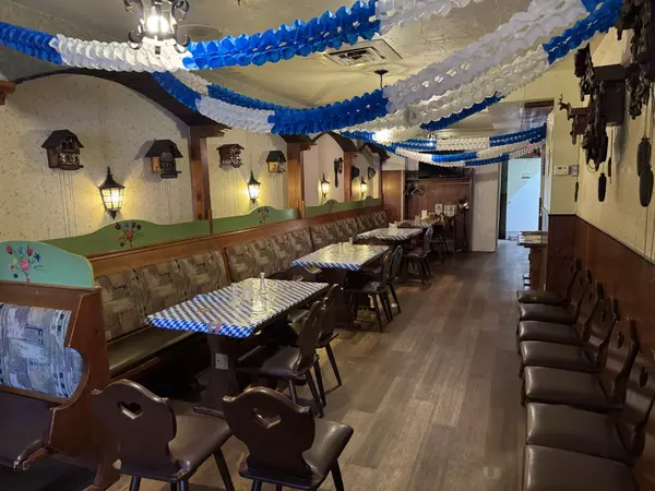 Hamilton, ON L8N 1B9,255 King ST E