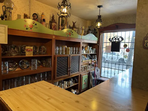 Hamilton, ON L8N 1B9,255 King ST E