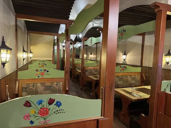 Hamilton, ON L8N 1B9,255 King ST E