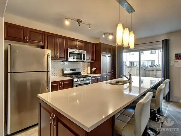 Barrhaven, ON K2J 5Y8,608 Bluegill AVE