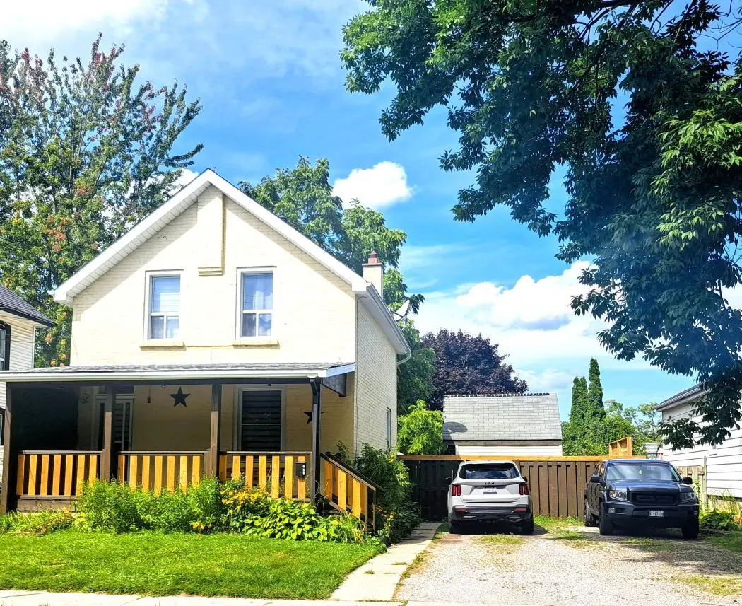 658 Brown ST, Peterborough, ON K9J 4K5