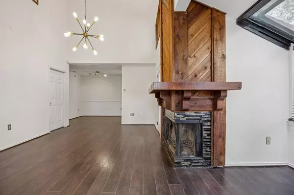 Dallas, TX 75243,9600 Royal Lane #201