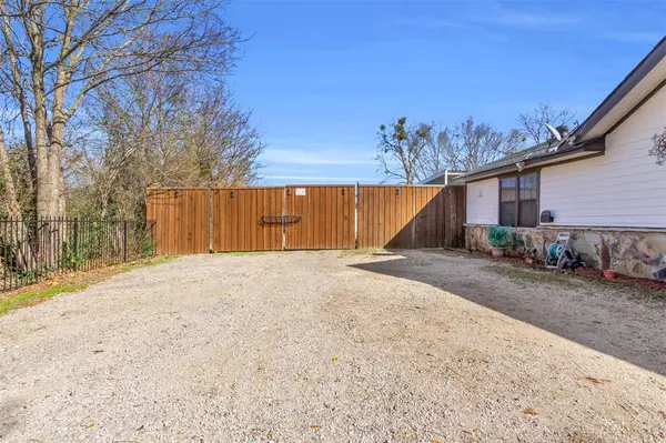 Terrell, TX 75160,906 Griffith Avenue