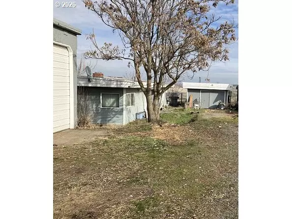 40 NE MOUNT HEBRON DR, Pendleton, OR 97801