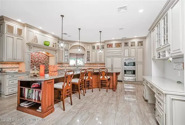 Staten  Island, NY 10307,140 Craig AVE