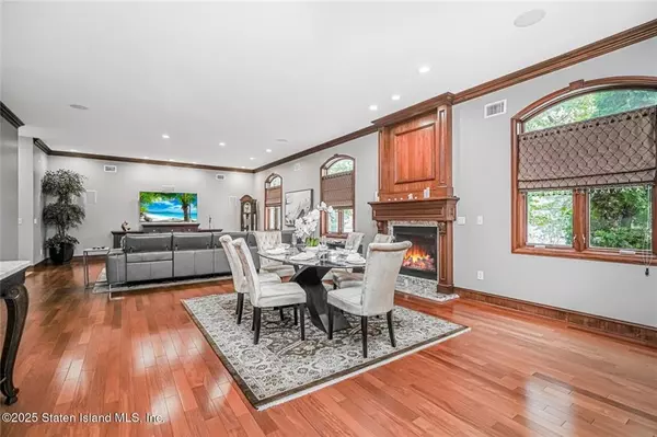 Staten  Island, NY 10307,140 Craig AVE