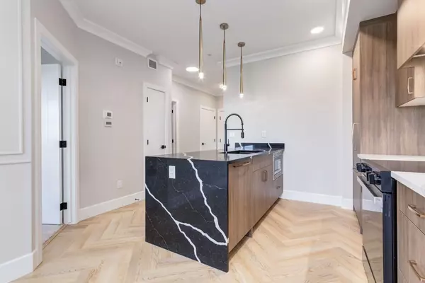 Calgary, AB T3B 6A8,4270 Norford AVE NW #2414