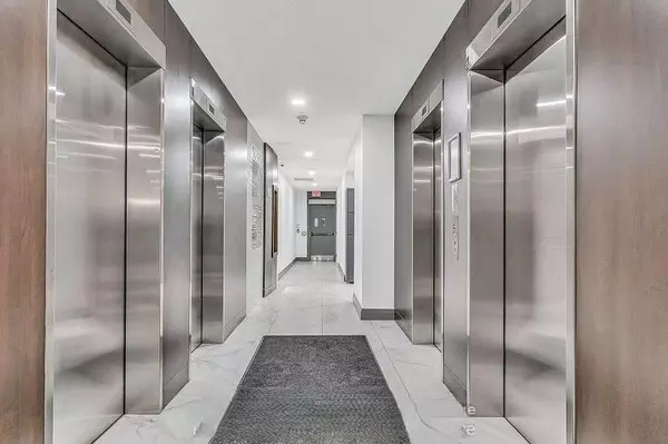 Toronto C04, ON M6A 3E8,650 Lawrence AVE W #338