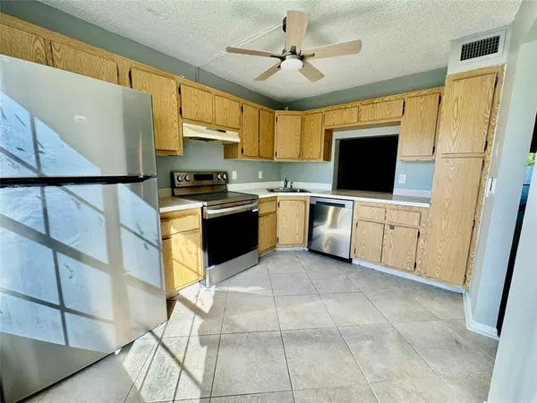 Greenacres, FL 33415,222 Foxtail Dr #E