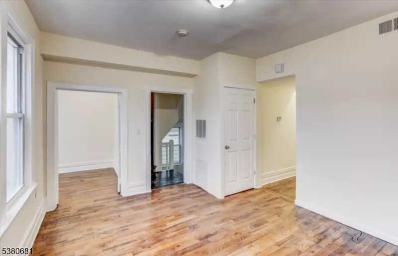 Newark City, NJ 07112,277 Wainwright St