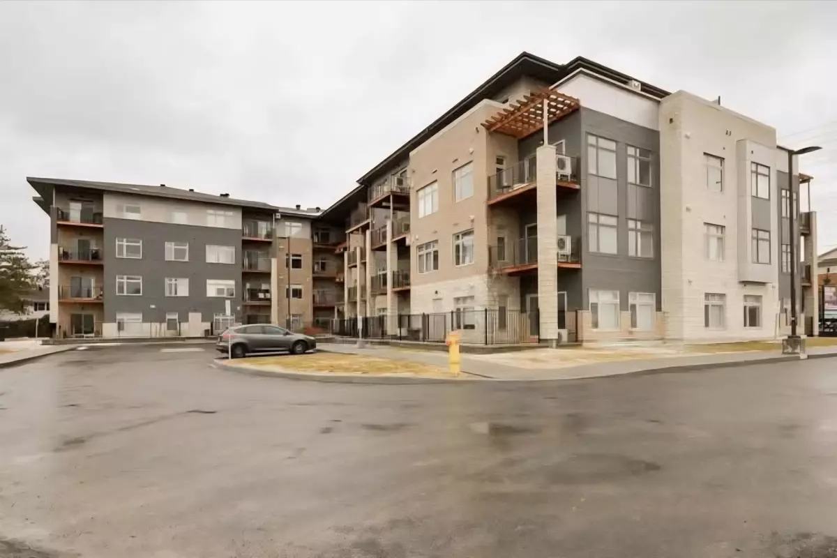 Parkway Park - Queensway Terrace S And Area, ON K2H 0B7,2785 Baseline RD #216