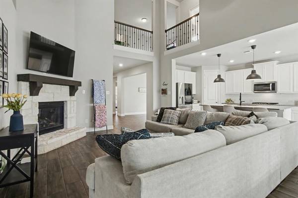 5621 Salt Springs Drive, Fort Worth, TX 76179