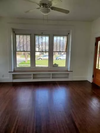 Denton, TX 76201,921 W Oak Street