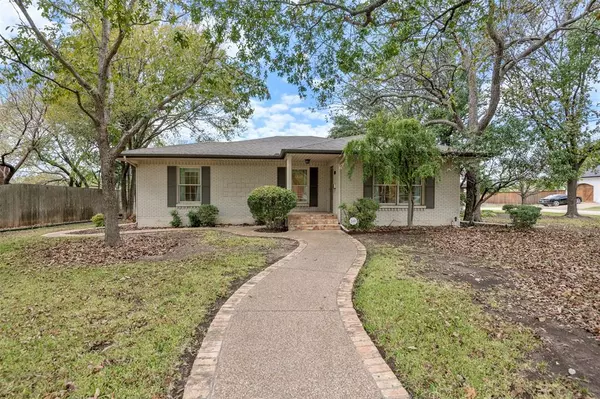 Waxahachie, TX 75165,529 N Grand Avenue