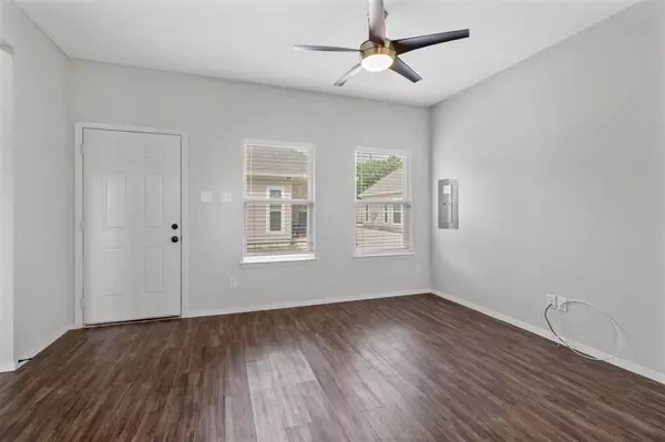 Denton, TX 76209,818 Rose Street #B