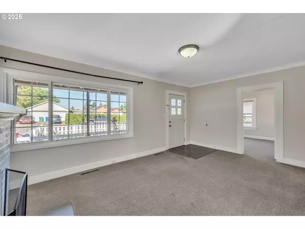 Gresham, OR 97080,420 SE LINDEN AVE