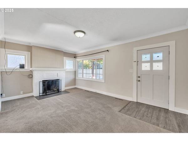 Gresham, OR 97080,420 SE LINDEN AVE