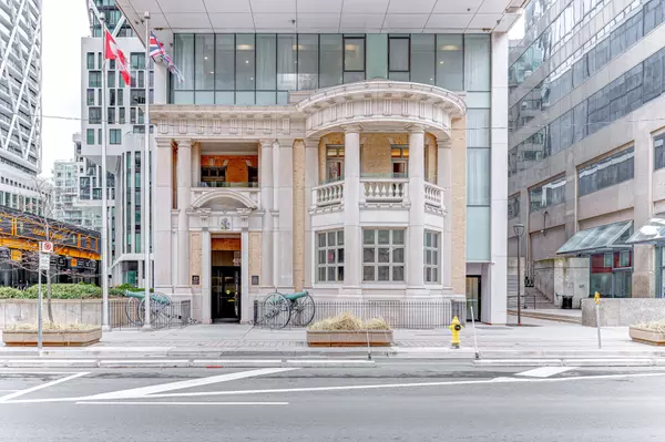 Toronto C01, ON M5G 1S9,426 University AVE #1705