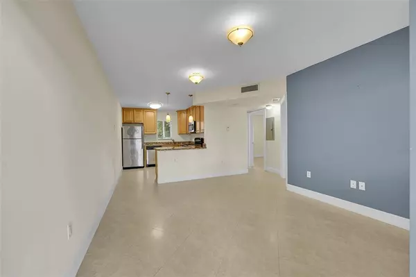 Pompano Beach, FL 33060,410 SW 15TH Street #103