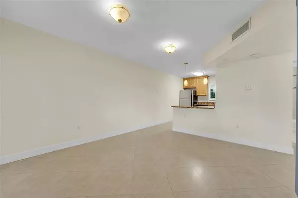 Pompano Beach, FL 33060,410 SW 15TH Street #103