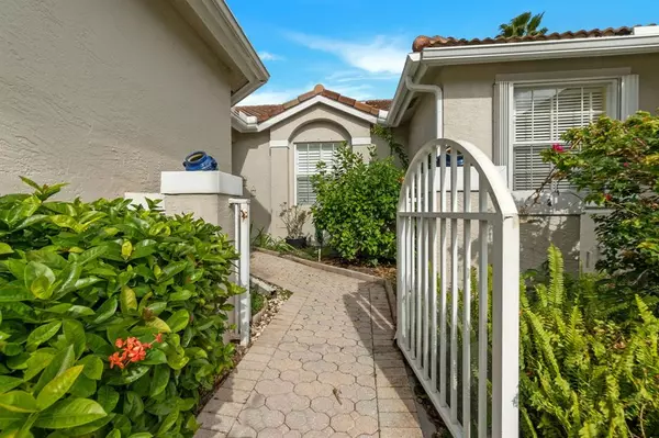 7501 S Aragon Blvd #5, Sunrise, FL 33313