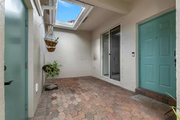 Sunrise, FL 33313,7501 S Aragon Blvd #5