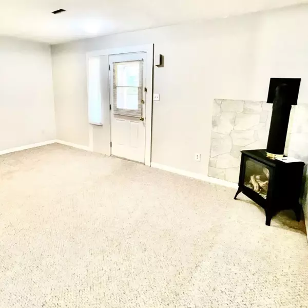 Barrie, ON L4N 5H1,53 Eden DR