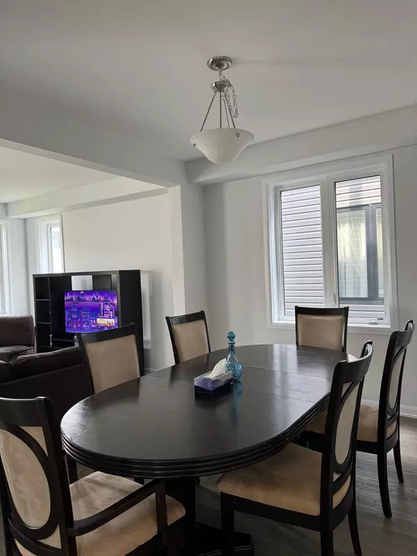 Barrhaven, ON K2J 7C3,841 Cappamore DR