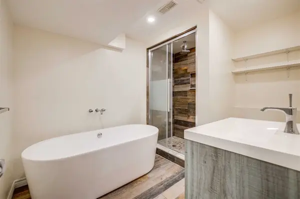 Cambridge, ON N1R 8P7,196 Lena CRES #Bsmt