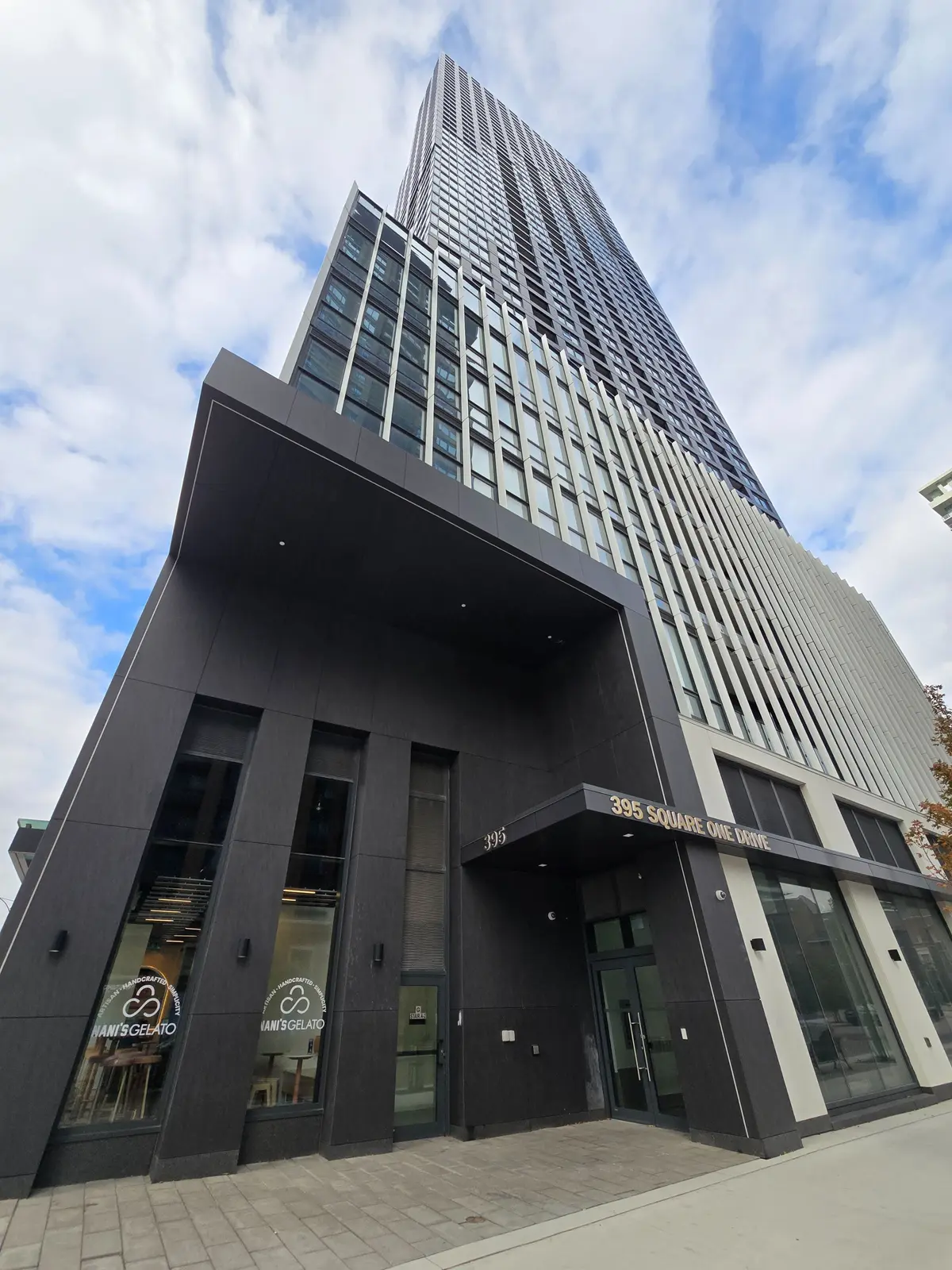 Mississauga, ON L5B 0P6,395 Square One DR #1604