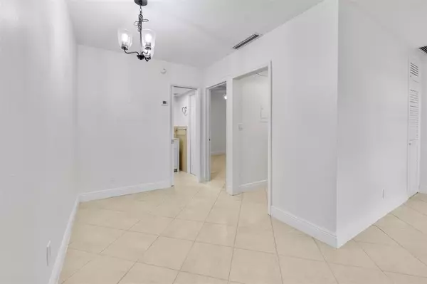 Fort Lauderdale, FL 33304,815 Middle River Dr #115