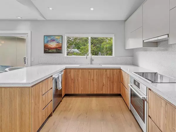 Fort Lauderdale, FL 33304,715 N Victoria Park Rd