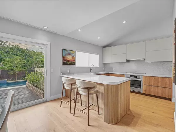 Fort Lauderdale, FL 33304,715 N Victoria Park Rd