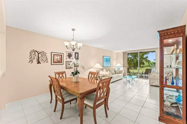 Tamarac, FL 33321,7751 Southampton Ter #311