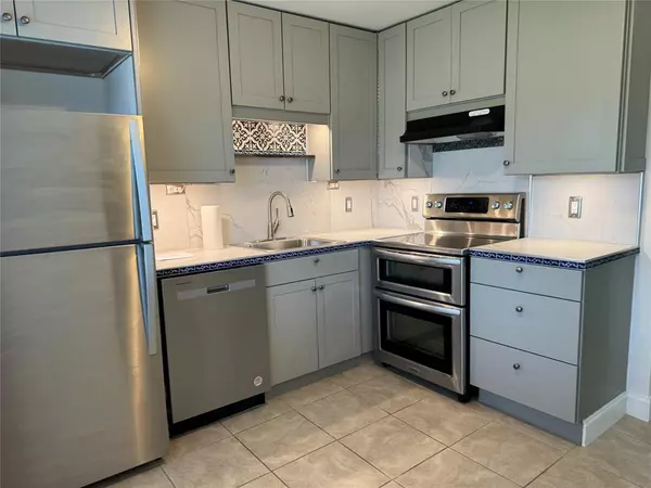 Dania Beach, FL 33004,223 SE 1 St #Rear