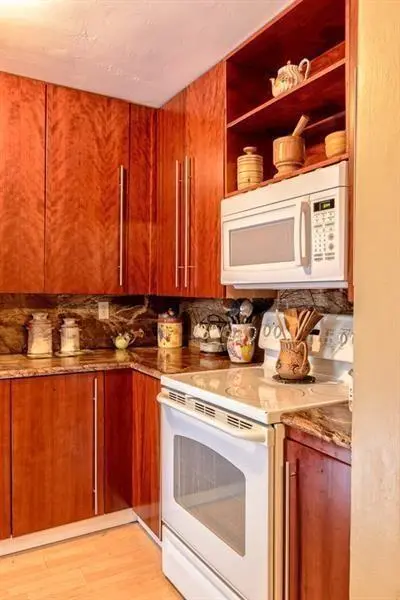 Plantation, FL 33313,4731 NW 10 ct #212