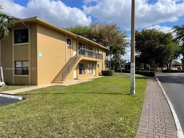 Hialeah, FL 33016,2605 W 67th Pl #13-10