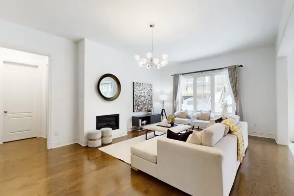 Aurora, ON L4G 3J1,11 Match Point CT