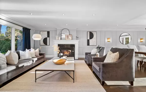 Mississauga, ON L5C 3G5,1189 Ostler CT