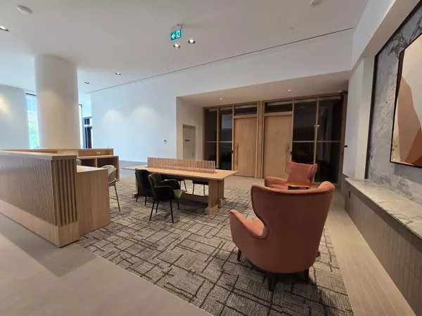 Mississauga, ON L5B 0P6,395 Square One DR #1504