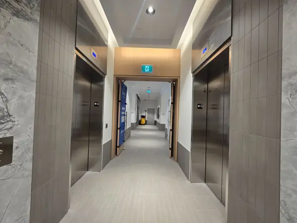 Mississauga, ON L5B 0P6,395 Square One DR #1504