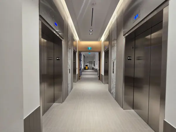 Mississauga, ON L5B 0P6,395 Square One DR #1604