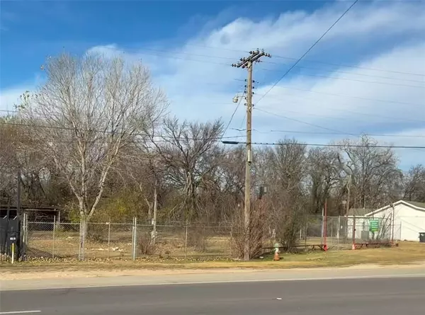 Cleburne, TX 76033,1709 N Main Street