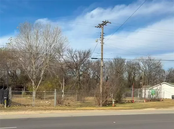 Cleburne, TX 76033,1709 N Main Street