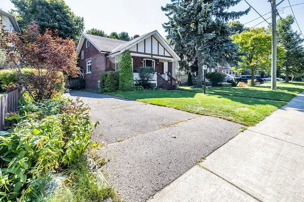 39 Kelsonia AVE, Toronto E08, ON M1M 1B2