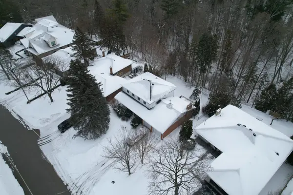 111 Camlaren CRES, Vaughan, ON L0J 1C0