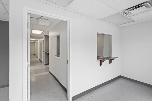 Prince Edward County, ON K0K 2T0,6 - 35 Bridge ST #Suite 6