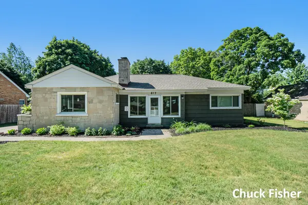 817 Wendover BLVD, Norton Shores, MI 49441