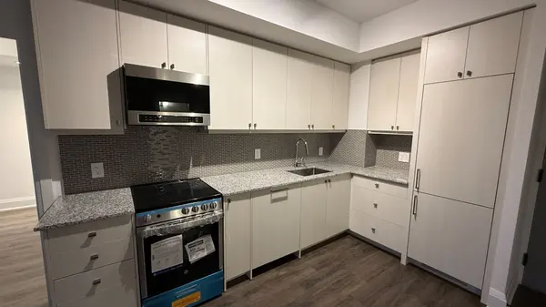 Toronto C06, ON M3H 0G5,700 Sheppard AVE W #802